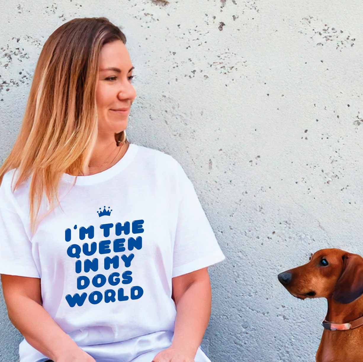 Unisex T-Shirt: „I'm the queen in my dogs world“