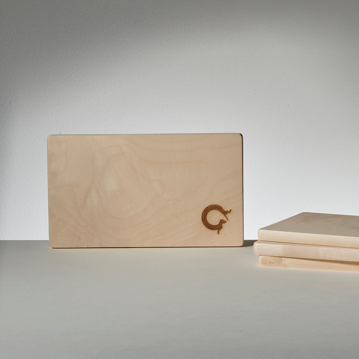 Alma & Gustl Holz Schneidebrett Dackel