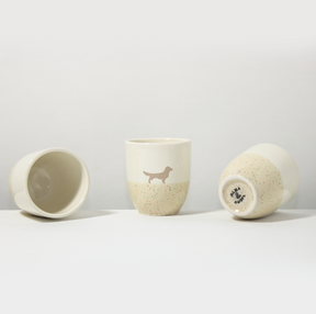 Becher Langhaardackel Sand