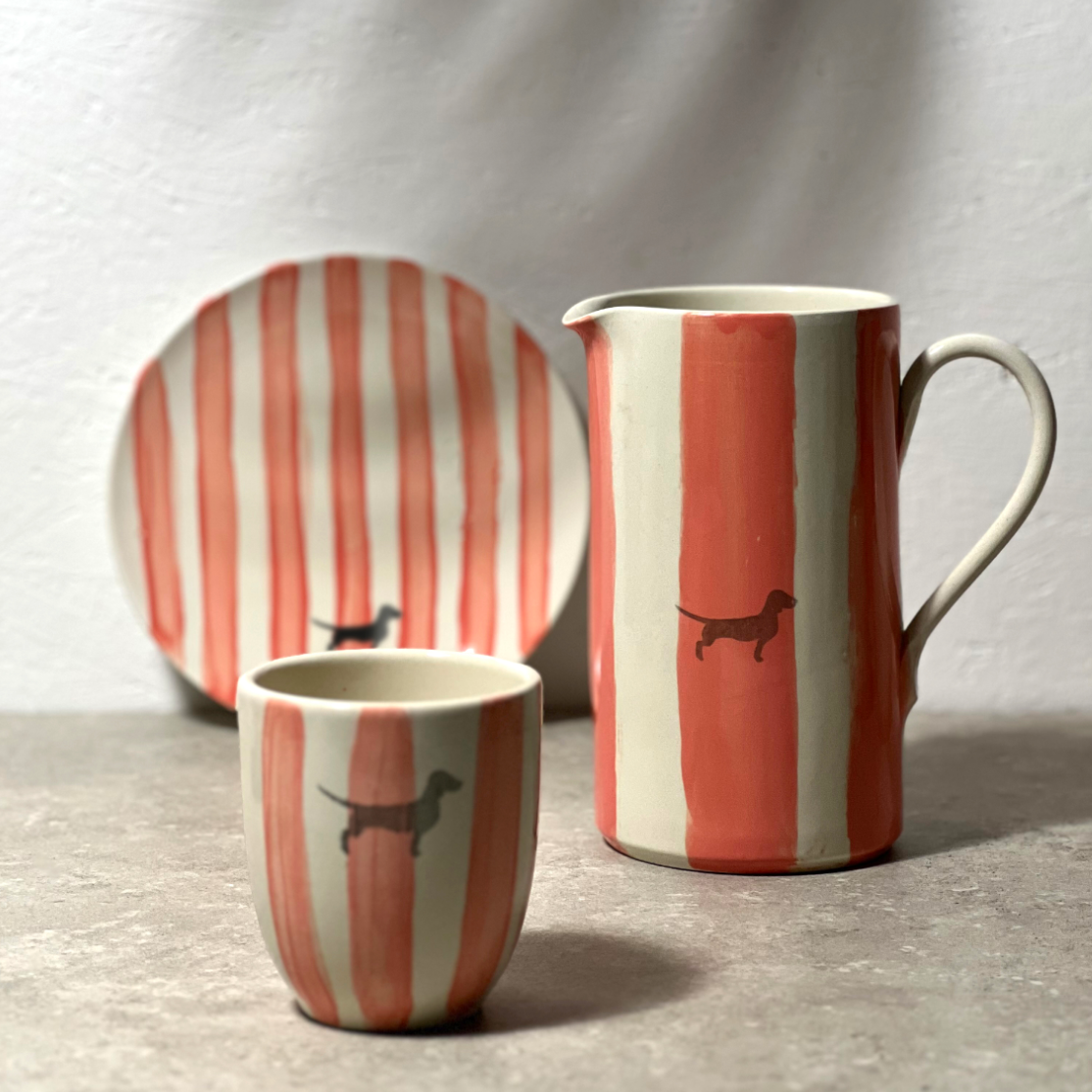 Becher Dackel Stripes Peach