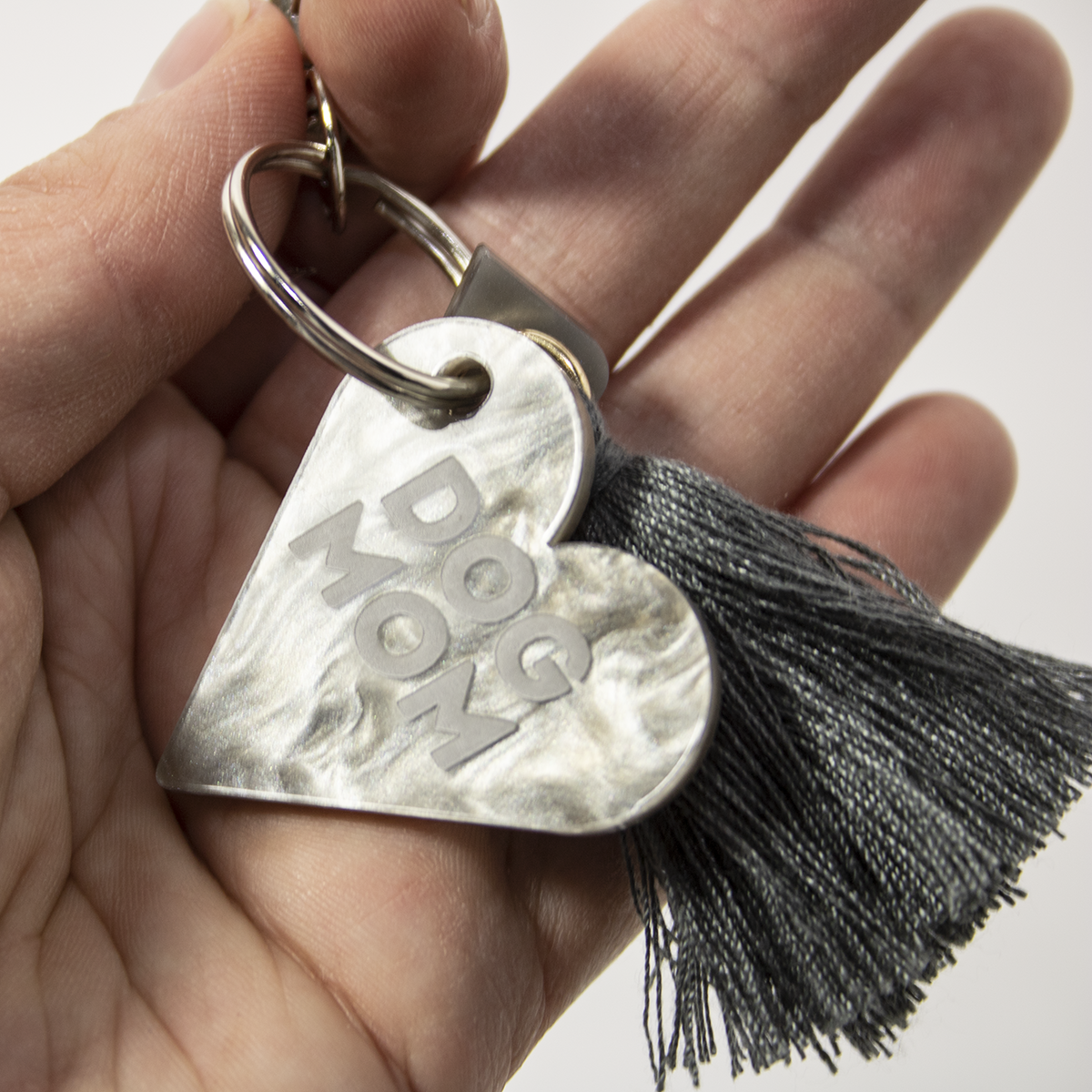 DOG MOM Schlüssel- & Taschenanhänger Silver