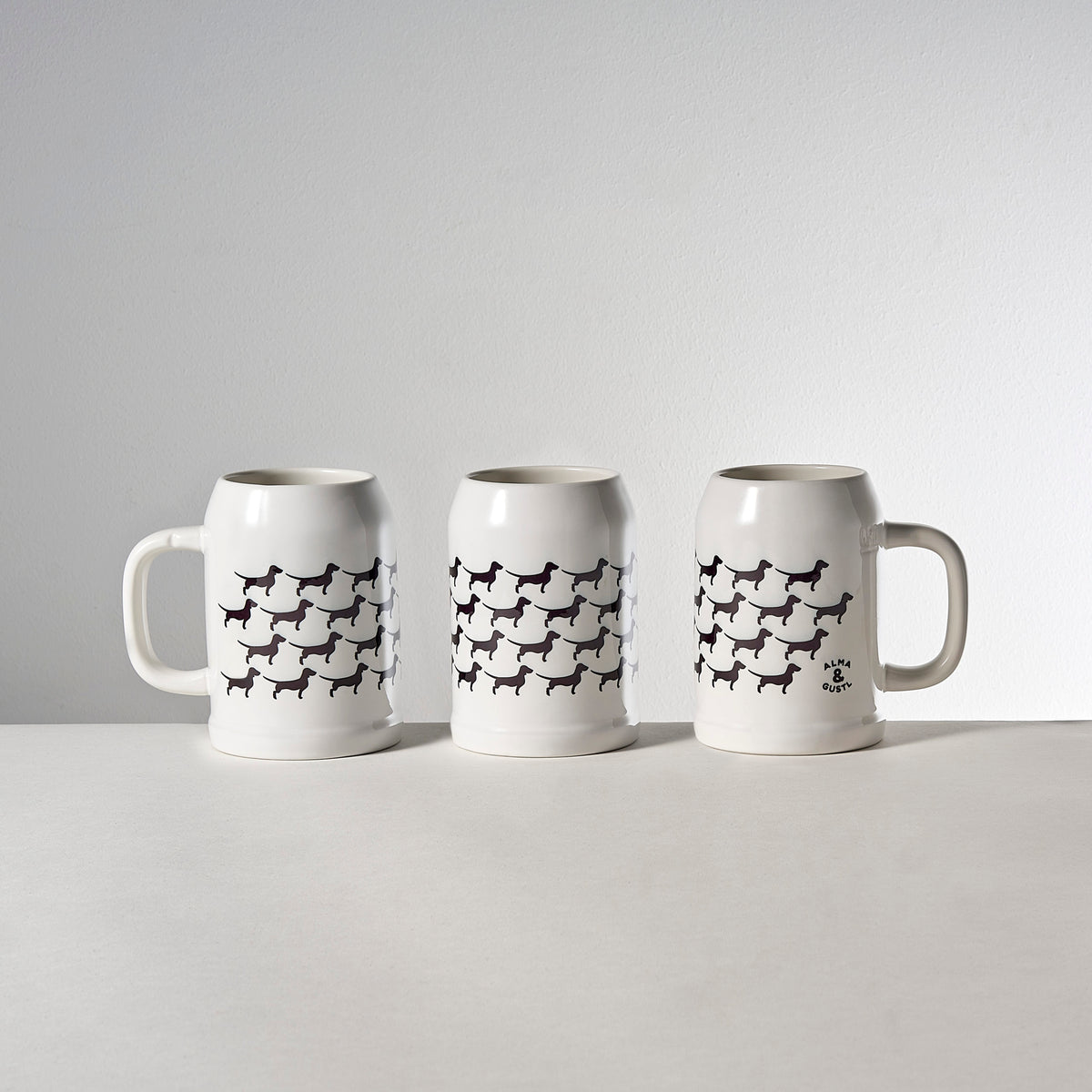 Alma & Gustl Dackelbierkrug Merch Edition
