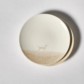 Keramik Teller sandfarben mit Dackel Aufdruck von Alma und Gustl